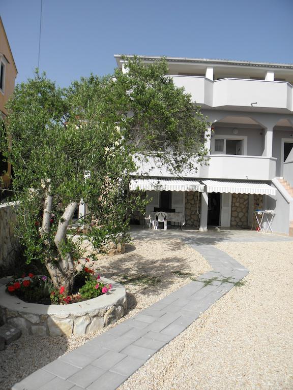Apartments Babic Novalja Rum bild