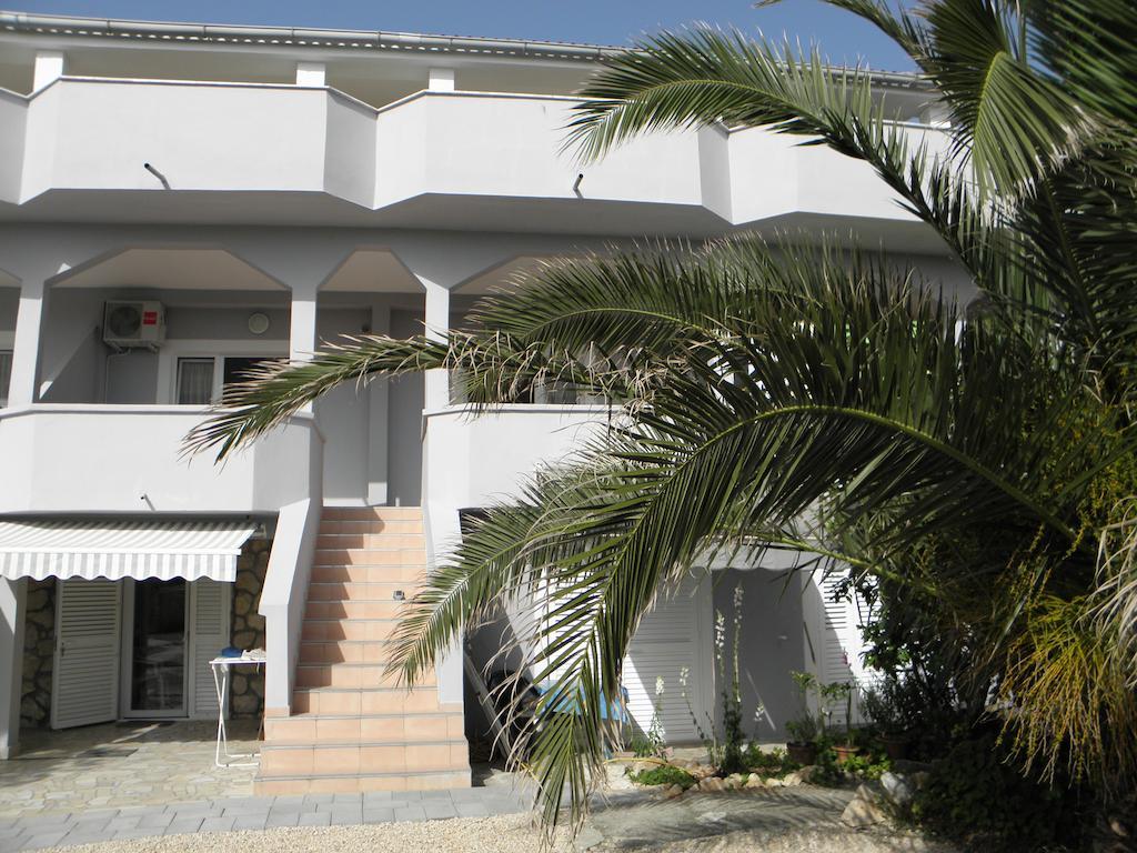 Apartments Babic Novalja Rum bild